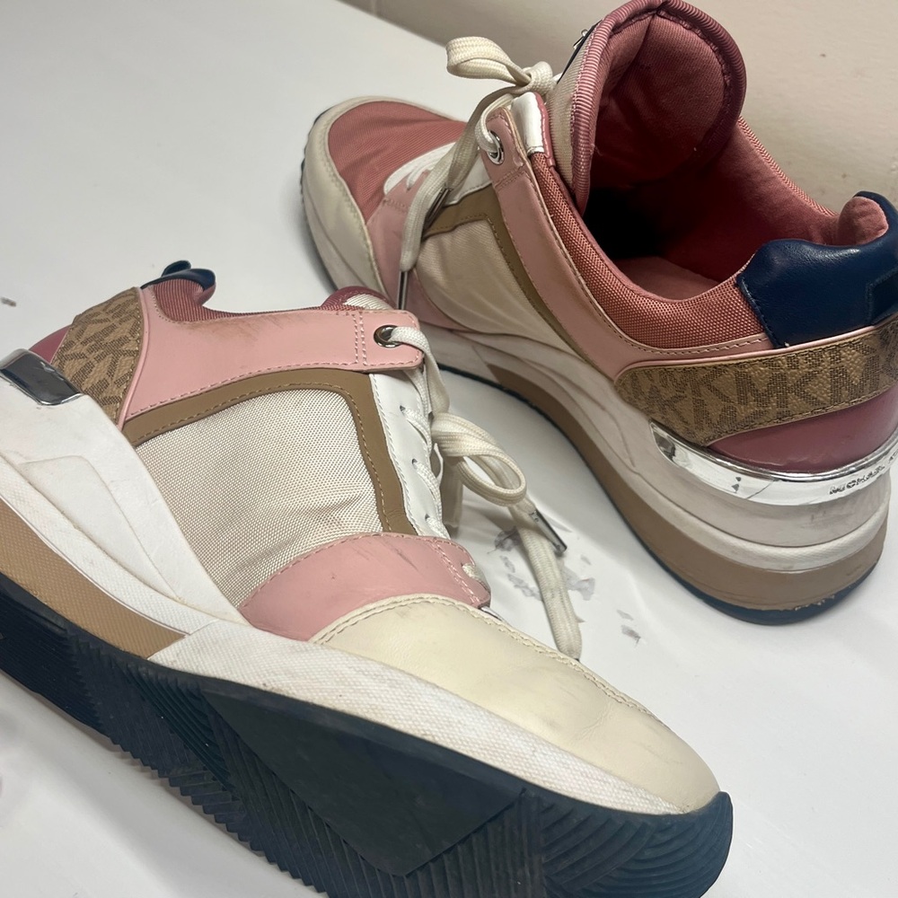 Sz 9 Michael Kors Pink Trainer - Picture 3 of 5